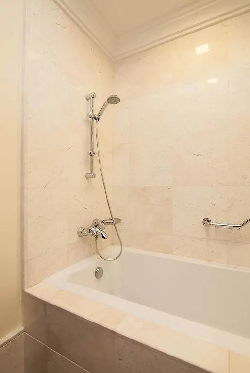 The Grandeur Residences Palm Jumeirah Dubai Apartment